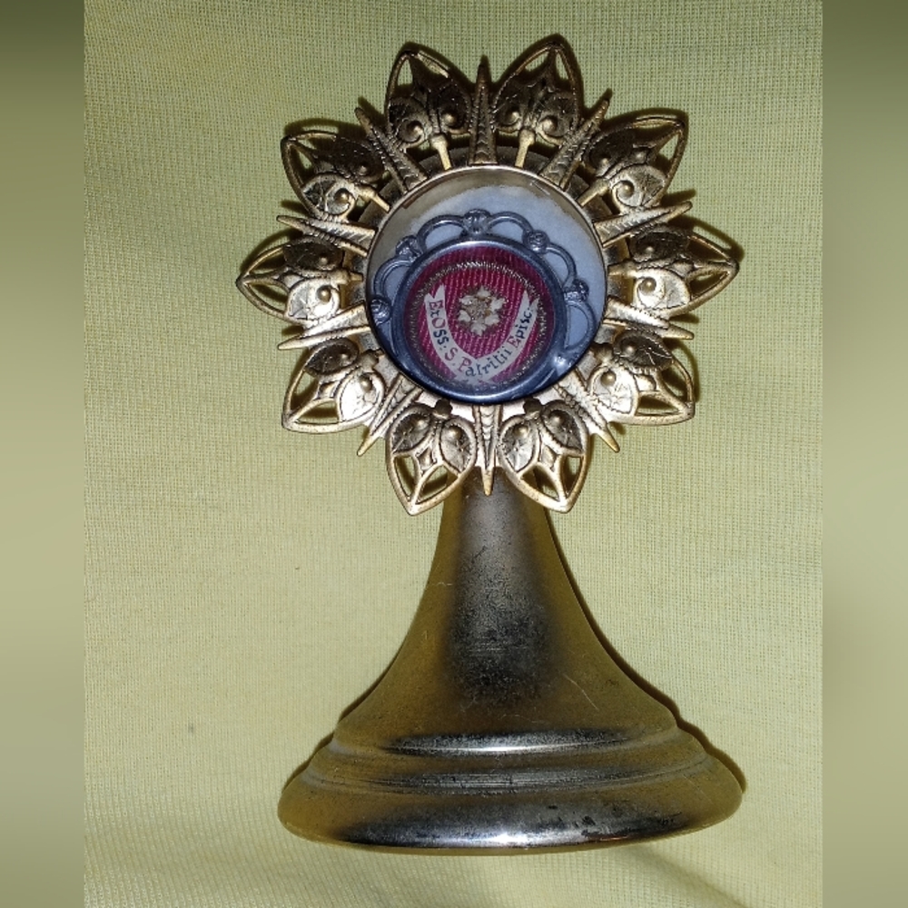 Religious Jewelry Relic Pendant - Picture 3 of 4
